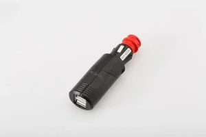 Toma de carga USB doble con conector universal