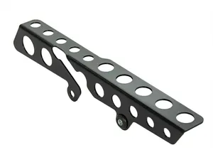 Protección de correa de transmisión negra instalada en motocicleta Harley-Davidson