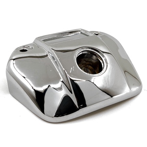 Visera del faro delantero instalada en la motocicleta