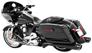 Escape doble tipo True Dual de la marca Combat instalado en motocicleta
