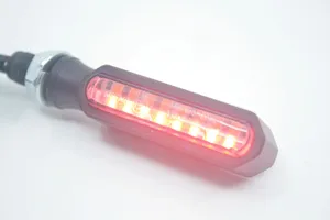 Piloto trasero LED con intermitentes integrados para motocicleta