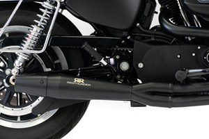 Sistema de escape 2 en 1 RedThunder instalado en motocicleta