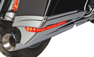 Extensiones de alforjas negras con intermitente LED trasero instalado