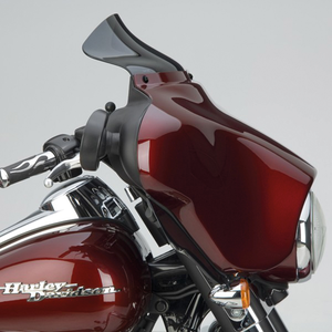 Pantalla Wave National Cycle instalada en motocicleta Harley-Davidson Touring