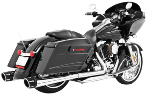 Escape doble tipo True Dual de la marca Combat instalado en motocicleta