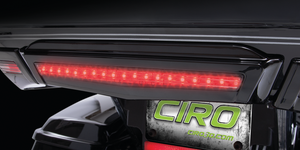 Luz central de freno instalada en maletero superior Tour-Pack de la marca Ciro