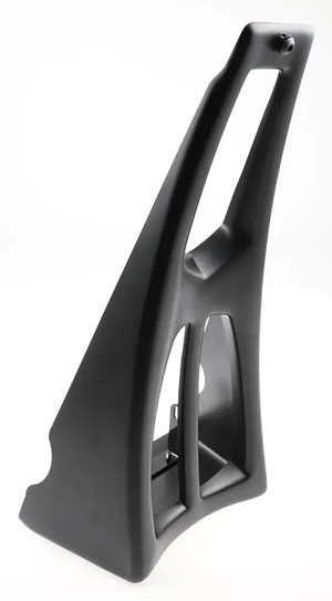 Spoilers delanteros Cult-Werk instalados en motocicleta