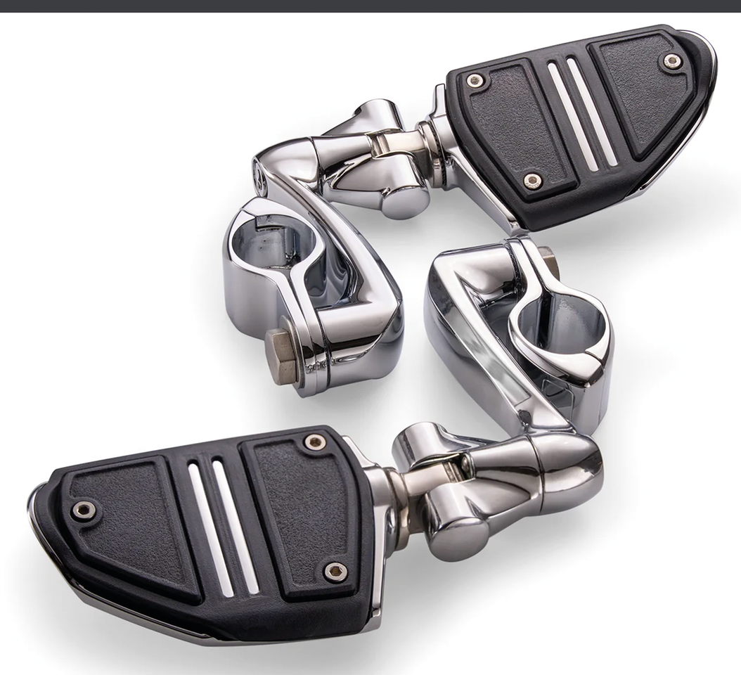 Kit de estriberas de carretera Ciro con protección de motor instalada