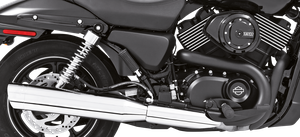 Par de silenciosos slip-on Liberty montados en motocicleta Harley-Davidson