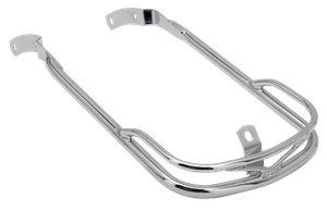 Riel embellecedor cromado instalado en guardabarros delantero de motocicleta Softail