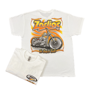Camiseta negra con el logo Naked Truth de Zodiac impreso en la parte frontal
