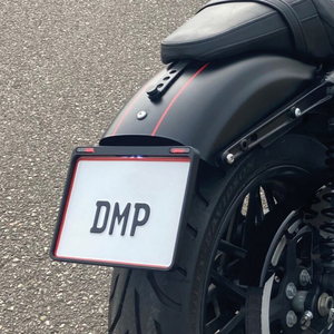 Soporte de matrícula DMP negro para Harley-Davidson