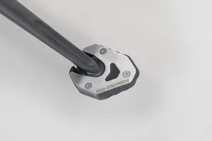 Extensión de base metálica para caballete lateral de motocicleta