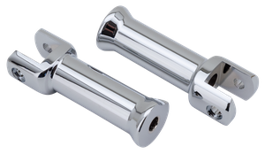 Par de soportes de estriberas para pasajero instalados en modelo Softail Milwaukee Eight