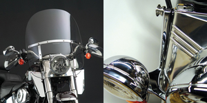 Parabrisas desmontable rápido National Cycle Switchblade 2-Up instalado en motocicleta