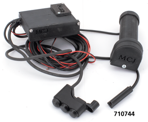 Par de silenciadores ajustables MCJ color negro mate para Harley-Davidson Softail