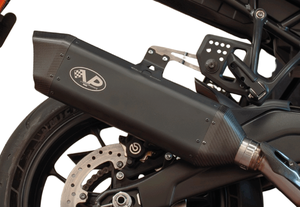 Silenciador V-Performance instalado en motocicleta Indian Panamericana