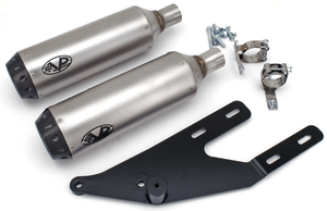 Par de silenciadores V-Performance instalados en motocicleta Harley-Davidson Softail