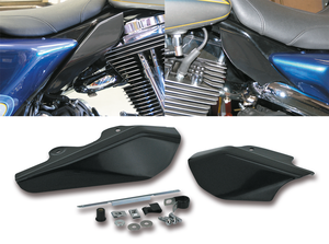 Deflectores de aire instalados debajo del asiento en motocicleta Harley Touring