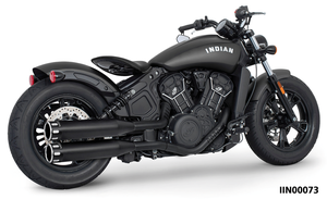 Par de silenciosos slip-on de 4 pulgadas instalados en Indian Scout