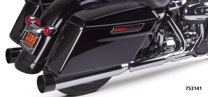 Silenciosos slip-on Two Brothers Racing instalados en motocicleta