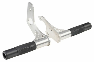 Barras protectoras negras Cult Werk instaladas en un Harley-Davidson Softail Milwaukee Eight