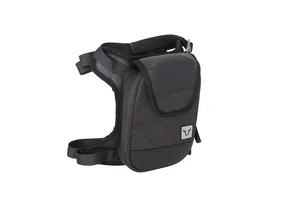 Bolsa de pierna negra Legend Gear LA13 montada en motocicleta