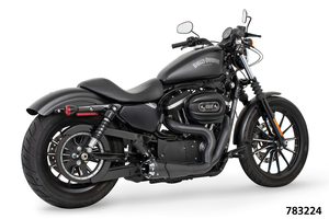 Escape corto tipo Shorty 2-1 instalado en motocicleta Harley-Davidson