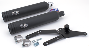 Par de silenciadores V-Performance negros instalados en motocicleta Softail