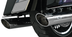 Par de silenciadores V-Performance instalados en motocicleta Harley-Davidson Touring