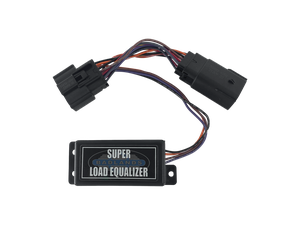 Soporte de carga Badlands Load Equalizer III instalado en motocicleta