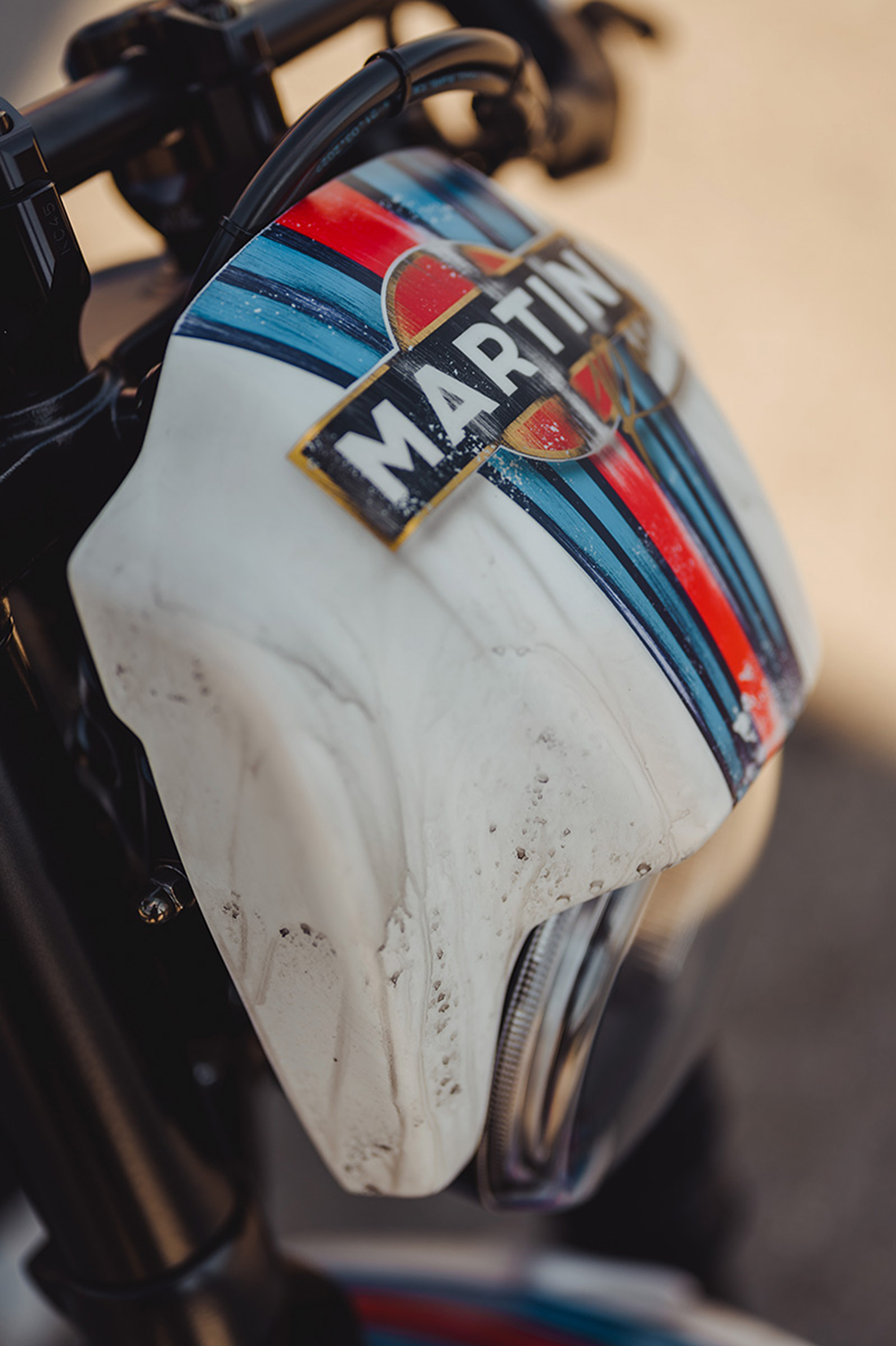 Careta faro estilo NRS Cult-Werk negra para Harley-Davidson Sportster S y Nightster