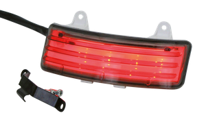 Piloto trasero Tri Bar con diodos LED instalado en Harley Street Glide