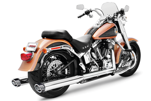 Escape doble Racing True Duals instalado en motocicleta Harley-Davidson