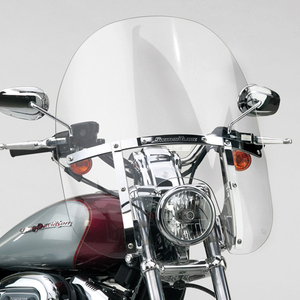 Parabrisas desmontable rápido Switchblade 2-Up de National Cycle instalado en motocicleta