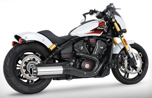 Par de silenciosos slip-on de 4 pulgadas instalados en Indian Scout modelo 2025