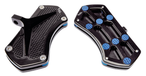 Par de plataformas Vity's Design montadas en motocicleta estilo custom