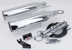 Par de silenciadores ajustables MCJ montados en motocicleta Softail