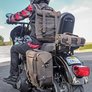 Línea de equipaje Voyager de Burly instalada en motocicleta Harley-Davidson Touring
