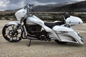 Conversión Magnus de Tommy & Sons instalada en una motocicleta Harley-Davidson Touring