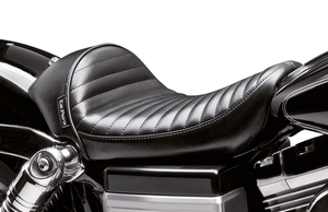 Stubs Le Per Café instalados en manillar de motocicleta Harley-Davidson Dyna