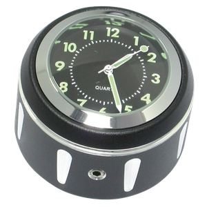 Relojes y termómetros Prime de Zodiac instalados en el tablero de una motocicleta