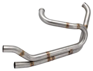 Colectores de escape Redthunder sin catalizador instalados en Harley-Davidson Fat Bob