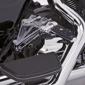 Respaldo ajustable pasajero negro con soportes PEG montados en motocicleta