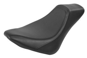 Asiento individual negro C.C. Rider instalado en motocicleta Softail