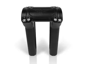 Elevador Performance ClubStyle negro instalado en motocicleta Harley-Davidson