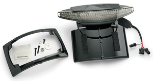 Luz trasera Ciro Latitude Lightstrike con soporte de matrícula para turismo