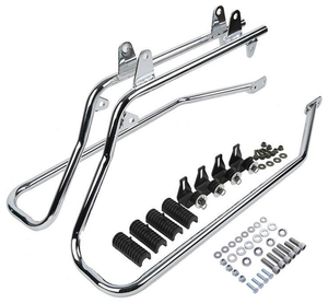 Par de soportes metálicos para alforjas Hard Bag instalados en una motocicleta Softail