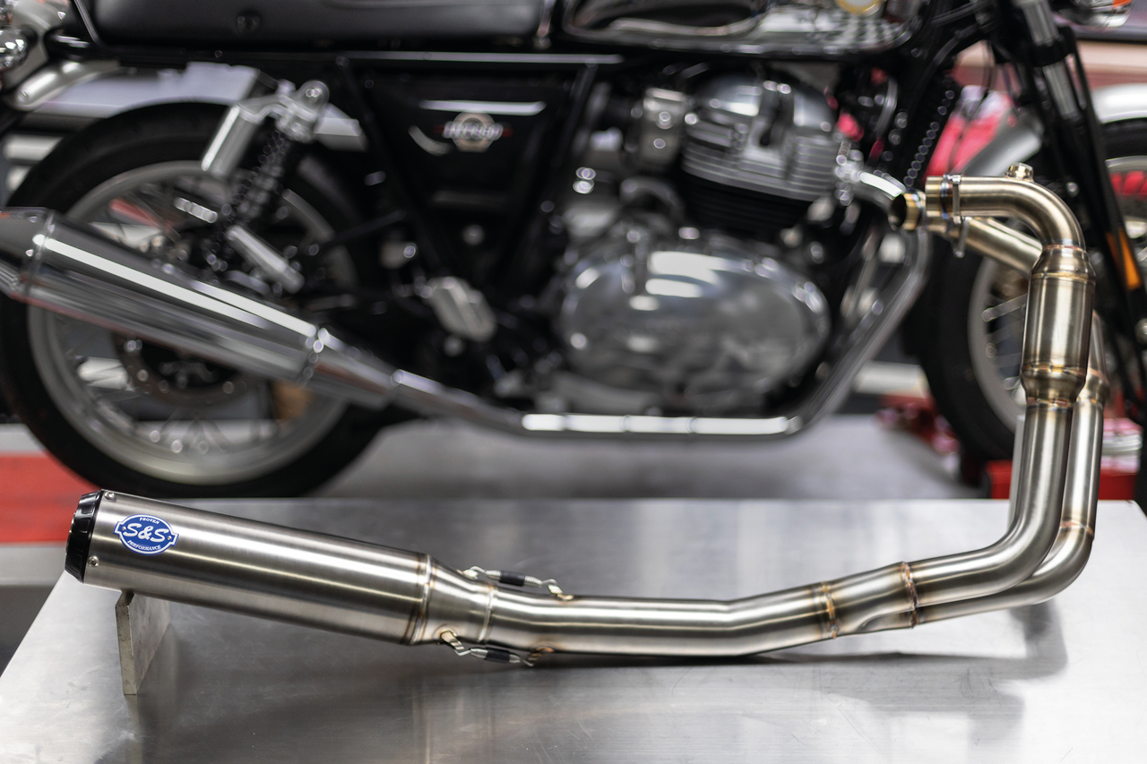 Sistema de escape 2 en 1 S&S Qualifier instalado en Royal Enfield 650 Twin