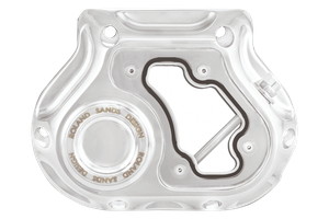 Tapa de embrague con cable Clarity de Roland Sands Design instalada en motocicleta